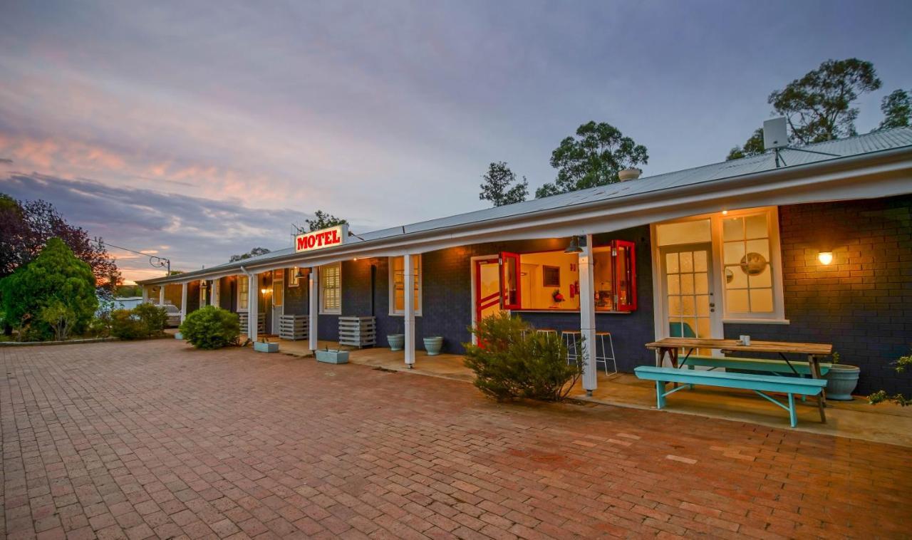 The Platypus Accommodation & Cafe Cudal Extérieur photo
