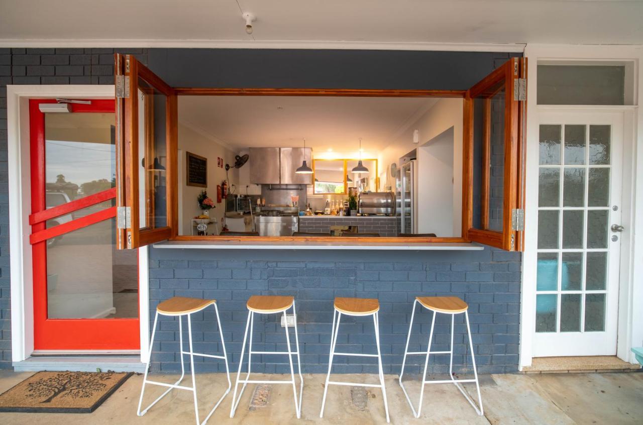 The Platypus Accommodation & Cafe Cudal Extérieur photo
