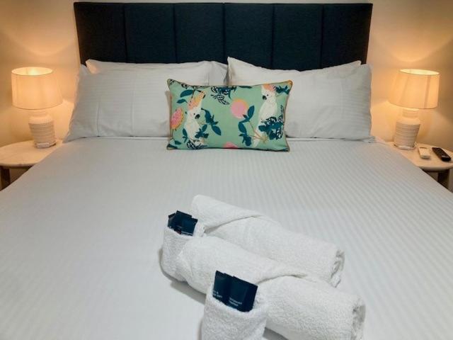 The Platypus Accommodation & Cafe Cudal Extérieur photo